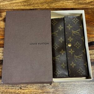 Louis Vuitton Sarah Wallet Monogram Canvas Auth COA CT002 w Box